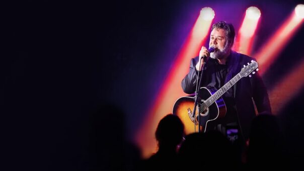 Russell Crowe, în concert la Timișoara și București