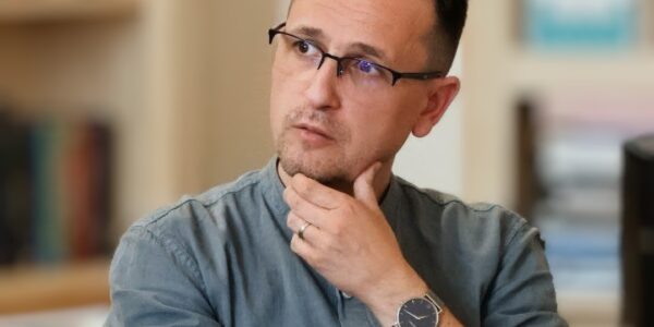 Dan Liviu Boeriu Foto Carturesti Cluj